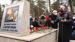 Şehit Emniyet Müdürü Okkan mezarı başında anıldı