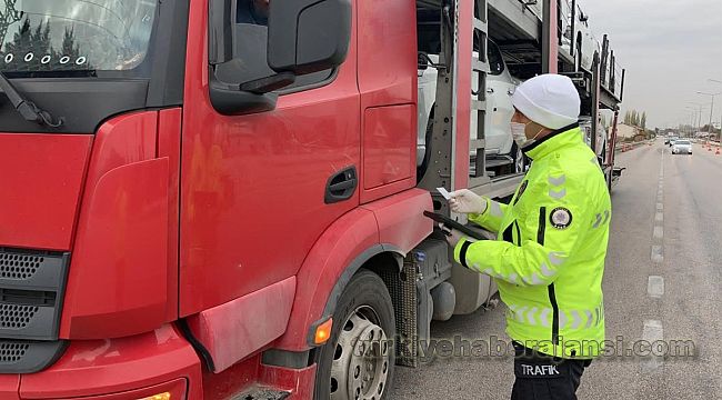 Yük taşıyan araçlar denetlendi, 5 bin 163 sürücüye CEZA