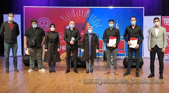 Öğretmenlerden Müzik Şöleni