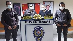 Emniyet Bekçilerinin Çalıntı Muz ile Fotoğrafla Poz Vermesine TEPKİ 