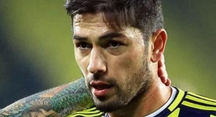 Cinayetten Aranan Eski Futbolcu Sezer Öztürk Yurtdışına Kaçmaya Çalışırken Yakalandı