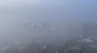 Diyarbakır'da Sis Nedeniyle Sürücüler Farlarıyla Seyrediyor