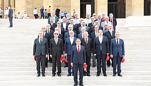 Emekli Emniyet Müdürleri Anıtkabir'i Ziyaret Etti 