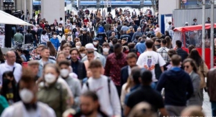 Robert Koch Enstitüsü'nden beşinci dalga uyarısı