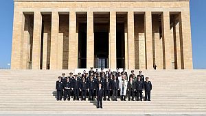 Türk Polis Teşkilatı Anıtkabir'de