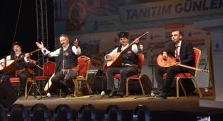 Aşıklar, Erzurum Günlerinde Kulakların Pasını Sildi