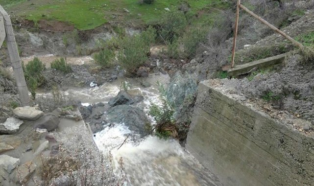 Ayvalık'ta madenden dereye atık karıştığı iddiası üzerine sudan numune alındı