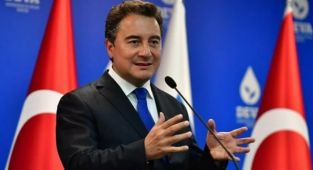 Babacan: 'Yoksulluk, Açlık, Sizin Yanlış Kararlarınız Yüzünden Meydana Geldi' 