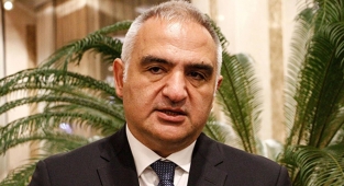 Bakan Ersoy, Galata Mevlevihanesi’nde Şeb-i Arus programına katıldı