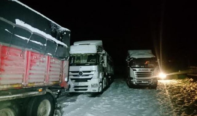 Bingöl-Erzurum kara yolu TIR geçişine kapatıldı