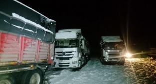 Bingöl-Erzurum kara yolu TIR geçişine kapatıldı