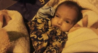 Çantaya koyulan 3 haftalık bebek, sokağa terk edildi