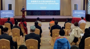 Doğu Türkistan'daki Kaynakları ve 'Geleneksel Kültür Mirasları Yağmalanıyor'