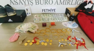 Hırsızlık şüphelisi, 500 bin liralık döviz ve ziynet eşyası ile yakalandı