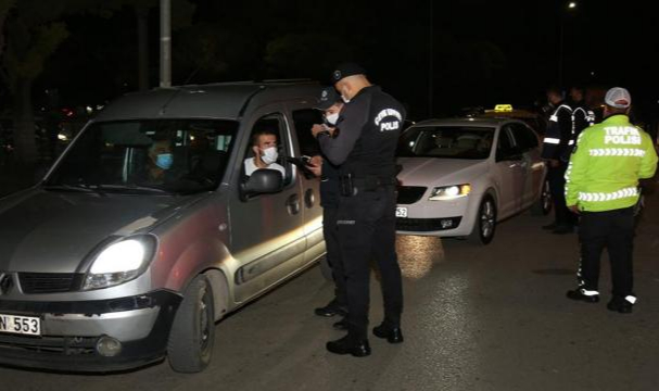 Huzur Uygulaması : Aranan 933 Kişi Yakalandı