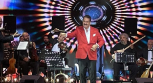 'İmparator' İbrahim Tatlıses Yıllar Sonra Yeniden Sahnede