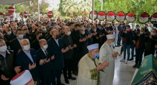  İstanbul Emniyet Müdürü Zafer Aktaş'ın annesi son yolculuğuna uğurlandı 