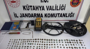 Kütahya'da 276 adet tarihi sikke ele geçirildi