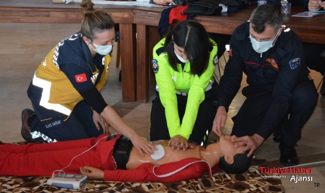 Trafik Polislerine İlk Yardım Eğitimi