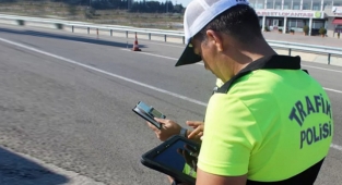 Trafikte Bunu Yapan Yandı! Cezası bin 627 TL