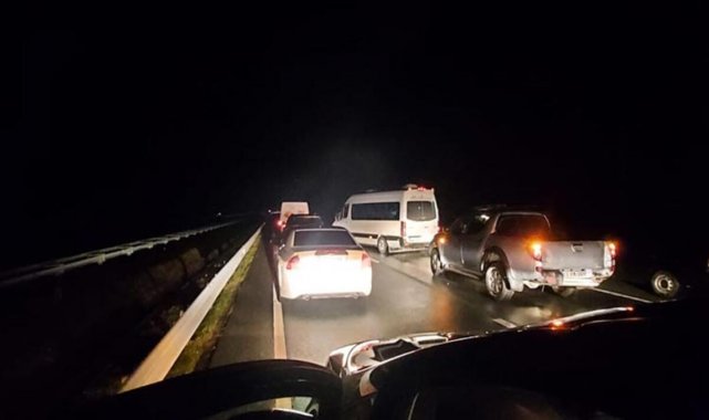 Artvin’de heyelan nedeniyle trafiğe kapanan Karadeniz Sahil Yolu ulaşıma açıldı