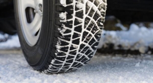 EGM'den Araçlarda Kış Lastiği Zorunluluğu Açıklaması 