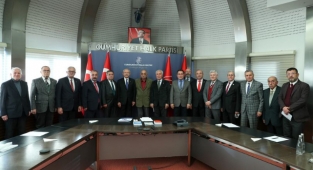 Emekliler, Bayram İkramiye Tutarının Artırılmasını İstedi 