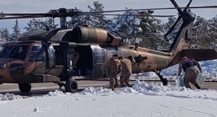 Gaziantep'te Mahsur Kalan Vatandaşlara Helikopter Desteği