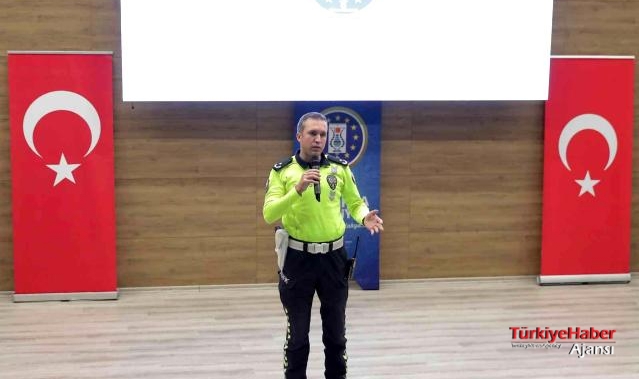 Özel Halk Otobüsleri Şoförlerine Trafik Güvenliği Eğitimi
