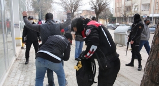 Huzurlu Sokaklar Uygulaması : Aranan 986 Şahıs YAKALANDI 