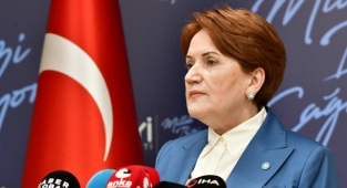 'Kahraman Mehmetçiklerimize Yüce Allah'tan Rahmet, Yaralı Askerimize Acil Şifalar Diliyorum'