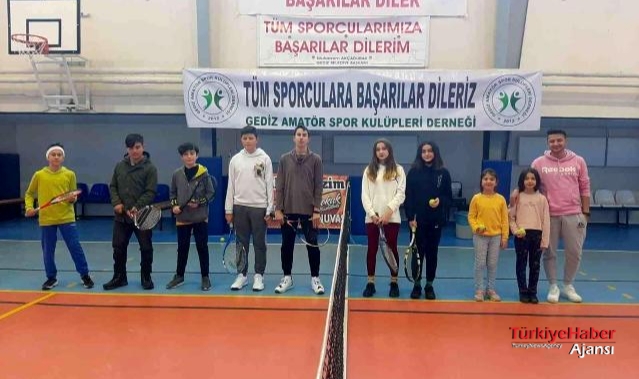 Kütahya Gedizli şehitler anısına spor turnuvaları düzenlendi