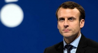 Macron'dan tepki çeken hareket! Gazeteciler salonu terk etti