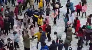 Öğrencilerin 'kar' eğlencesi