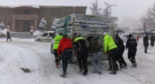 Trafik Müfettişi Sürücüleri Kış Koşullarına Karşı Uyardı 