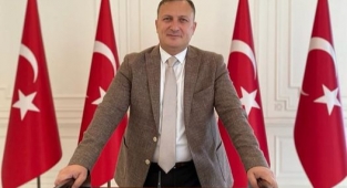 Vali Koruma Polisi Emekliliğini Sosyal Medyadan Duyurdu 