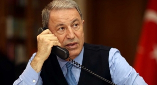 Bakan Akar, Ukraynalı mevkidaşıyla görüştü