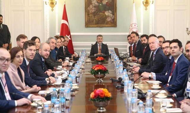 Bakan Nebati, Londra'da uluslararası banka yöneticileriyle görüştü