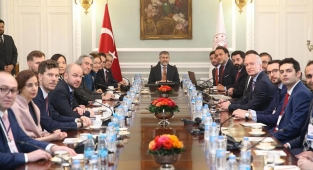 Bakan Nebati, Londra'da uluslararası banka yöneticileriyle görüştü