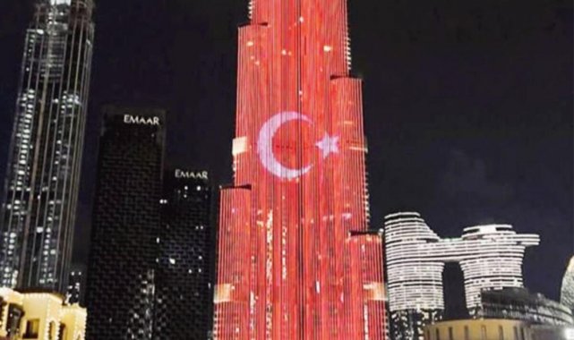 Cumhurbaşkanı Erdoğan’ın BAE ziyareti öncesi Burj Khalifa’ya Türk bayrağı yansıtıldı
