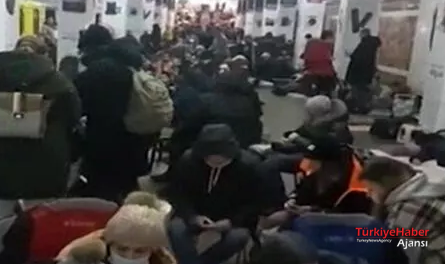 Harkov'da Halk Metro İstasyonlarına Sığındı