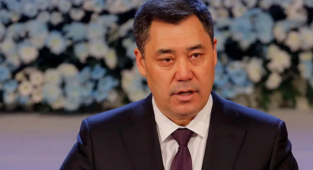 Kırgızistan Cumhurbaşkanı Caparov, Putin ile Ukrayna krizini görüştü