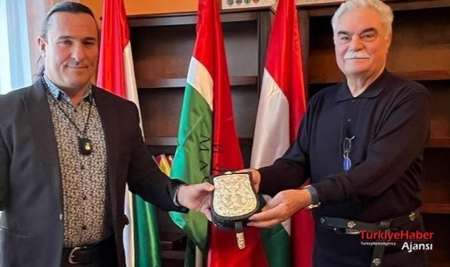 Mehmet Emin Kaya'ya Türk Soy Kemeri