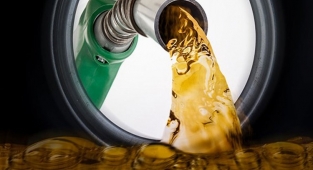 Motorinin ardından benzine de 71 kuruş zam geldi