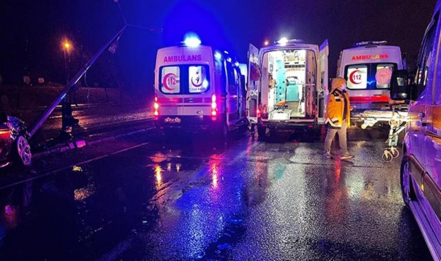 Sakarya'da zincirleme trafik kazası, 12 yaralı