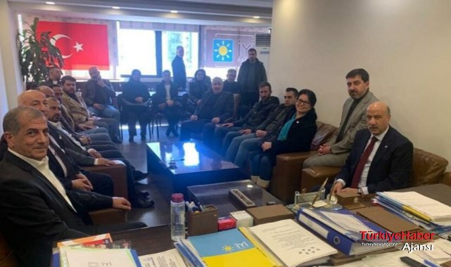 AK Parti’den istifa eden 200 kişi İYİ Parti’ye katıldı
