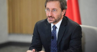 Altun'dan Türk gazetecilerin saldırıyı uğramasına tepki!