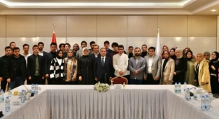 Bakan Bozdağ, geleceğin hukukçularıyla buluştu