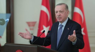 Devlet Övünç Madalyaları Tevdi Ediliyor