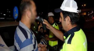 Eldiven ve siperlik takmayan polislerin kestiği ceza İPTAL edildi..!